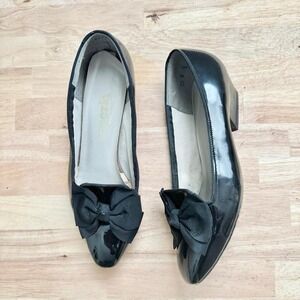 Vintage black patent leather kitten heel size 7